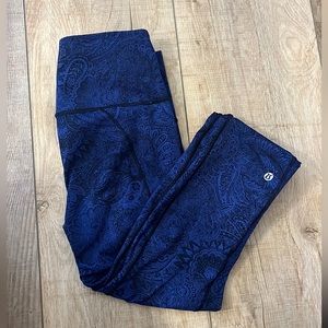 Lululemon navy and black leggings